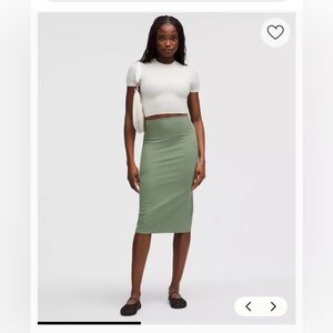 Never worn Lululemon Nulu Skirt